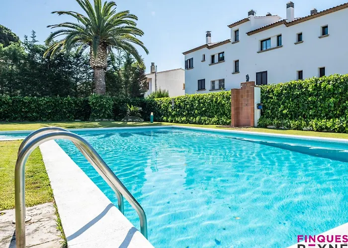 En Planta Baja Con Jardin Y Acceso A Piscina, Cerca De Playa De Sant Pol - Es-298-47