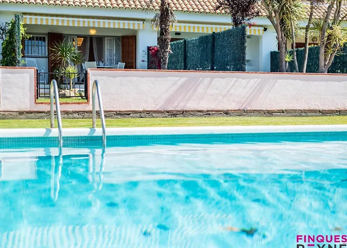 En Planta Baja Con Jardin Y Acceso A Piscina, Cerca De Playa De Sant Pol - Es-298-47