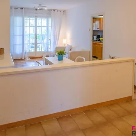 En Planta Baja Con Jardin Y Acceso A Piscina, Cerca De Playa De Sant Pol - Es-298-47 Castell-Platja d’Aro