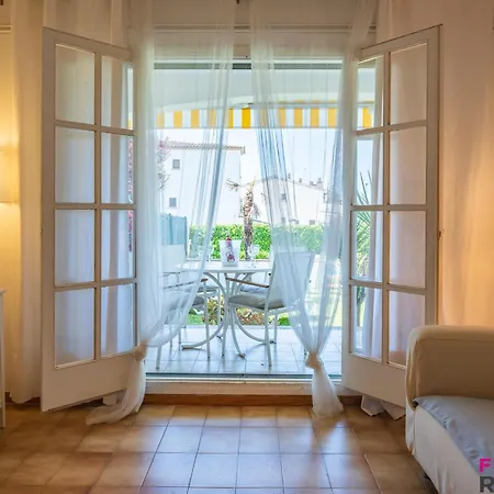En Planta Baja Con Jardin Y Acceso A Piscina, Cerca De Playa De Sant Pol - Es-298-47 * Platja d'Aro