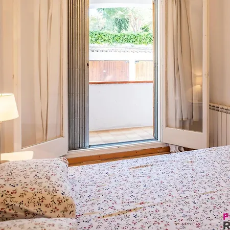 En Planta Baja Con Jardin Y Acceso A Piscina, Cerca De Playa De Sant Pol - Es-298-47