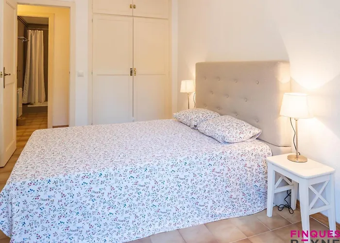 En Planta Baja Con Jardin Y Acceso A Piscina, Cerca De Playa De Sant Pol - Es-298-47 *